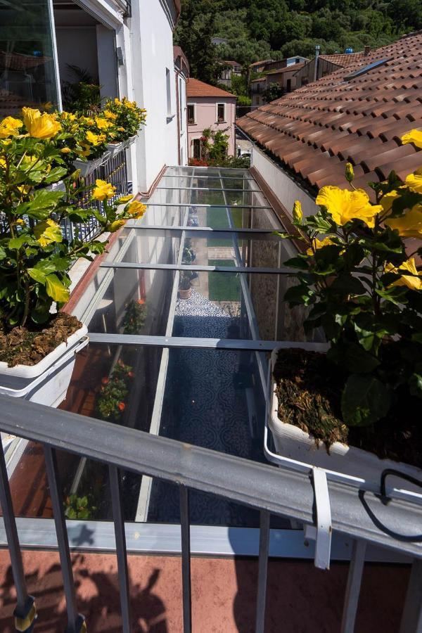 Ispani Inn Resort Exterior foto